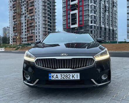 Черный Киа K7, объемом двигателя 3 л и пробегом 180 тыс. км за 13500 $, фото 1 на Automoto.ua