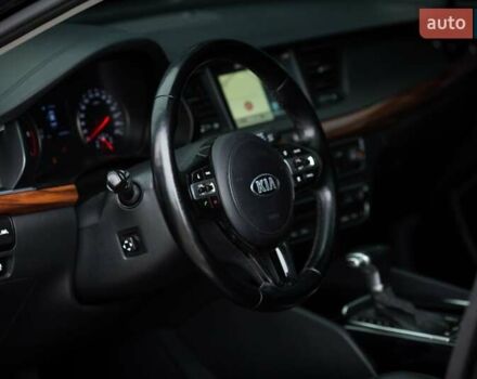 Черный Киа K7, объемом двигателя 2.2 л и пробегом 137 тыс. км за 20800 $, фото 9 на Automoto.ua