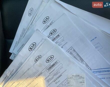 Черный Киа K7, объемом двигателя 2.2 л и пробегом 240 тыс. км за 18800 $, фото 3 на Automoto.ua