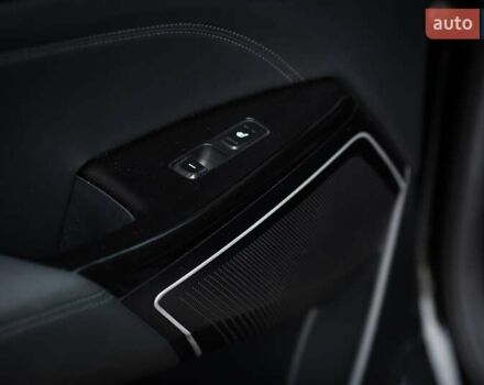 Черный Киа K7, объемом двигателя 2.2 л и пробегом 137 тыс. км за 20800 $, фото 11 на Automoto.ua