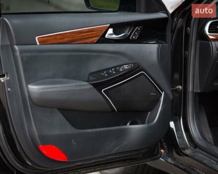 Черный Киа K7, объемом двигателя 2.2 л и пробегом 137 тыс. км за 20800 $, фото 6 на Automoto.ua