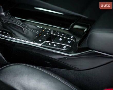 Черный Киа K7, объемом двигателя 2.2 л и пробегом 137 тыс. км за 20800 $, фото 10 на Automoto.ua