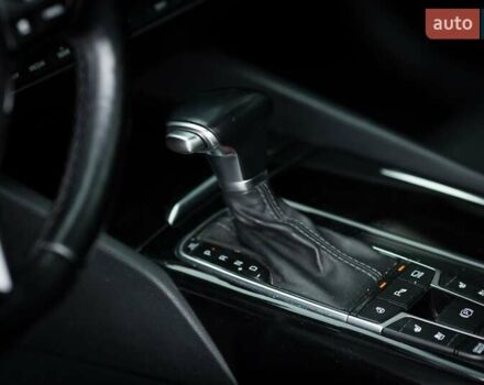 Черный Киа K7, объемом двигателя 2.2 л и пробегом 137 тыс. км за 20800 $, фото 7 на Automoto.ua