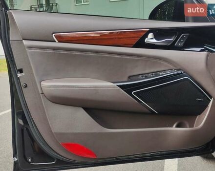 Черный Киа K7, объемом двигателя 2.2 л и пробегом 178 тыс. км за 19950 $, фото 10 на Automoto.ua