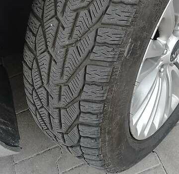 Серый Киа K7, объемом двигателя 3 л и пробегом 215 тыс. км за 7980 $, фото 3 на Automoto.ua