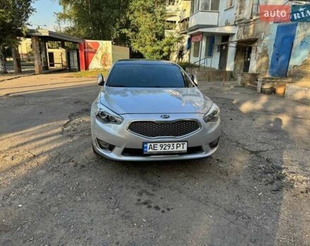 Серый Киа K7, объемом двигателя 3 л и пробегом 300 тыс. км за 11000 $, фото 2 на Automoto.ua