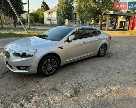 Серый Киа K7, объемом двигателя 3 л и пробегом 300 тыс. км за 11000 $, фото 4 на Automoto.ua