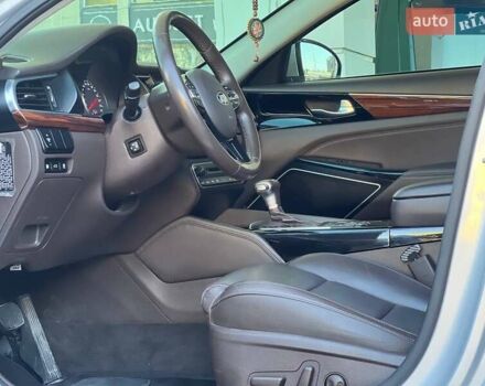 Серый Киа K7, объемом двигателя 2.2 л и пробегом 100 тыс. км за 18400 $, фото 13 на Automoto.ua