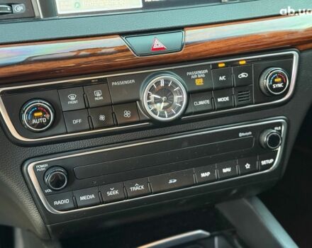 Синій Кіа K7, об'ємом двигуна 3 л та пробігом 195 тис. км за 18490 $, фото 29 на Automoto.ua