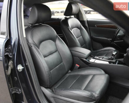 Кіа K7 2017 у Києві на Automoto.ua Синій Кіа K7, об'ємом двигуна 3 л та пробігом 237 тис. км за 17500 $, фото 10 на Automoto.ua