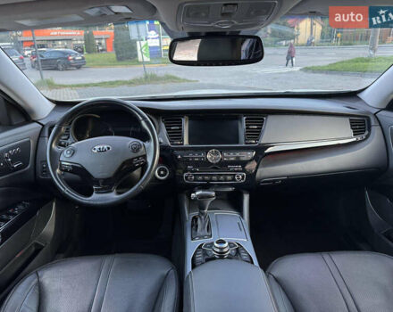 Киа K900 2015 в Львове на Automoto.ua Белый Киа K900, объемом двигателя 5.04 л и пробегом 125 тыс. км за 19999 $, фото 17 на Automoto.ua