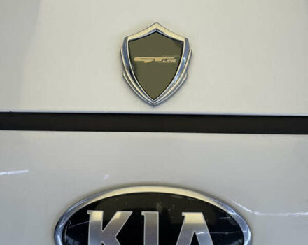 Белый Киа K900, объемом двигателя 5 л и пробегом 125 тыс. км за 23000 $, фото 14 на Automoto.ua