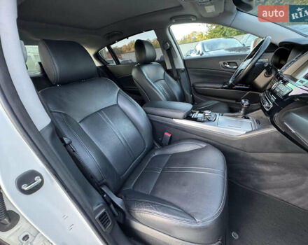 Киа K900 2015 в Львове на Automoto.ua Белый Киа K900, объемом двигателя 5.04 л и пробегом 125 тыс. км за 19999 $, фото 22 на Automoto.ua