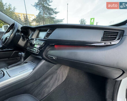Киа K900 2015 в Львове на Automoto.ua Белый Киа K900, объемом двигателя 5.04 л и пробегом 125 тыс. км за 19999 $, фото 24 на Automoto.ua