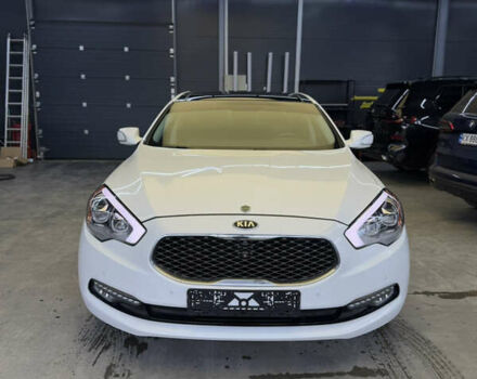 Белый Киа K900, объемом двигателя 5 л и пробегом 125 тыс. км за 23000 $, фото 7 на Automoto.ua