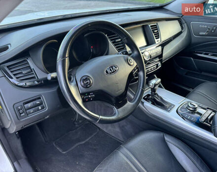 Киа K900 2015 в Львове на Automoto.ua Белый Киа K900, объемом двигателя 5.04 л и пробегом 125 тыс. км за 19999 $, фото 11 на Automoto.ua
