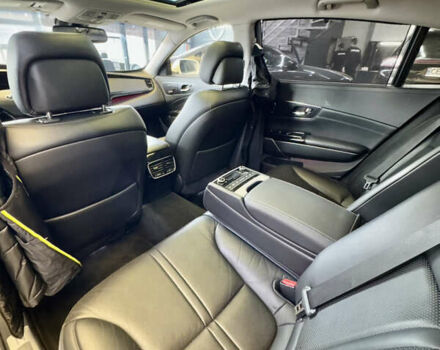 Белый Киа K900, объемом двигателя 5 л и пробегом 125 тыс. км за 23000 $, фото 50 на Automoto.ua