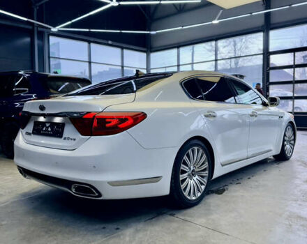 Белый Киа K900, объемом двигателя 5 л и пробегом 125 тыс. км за 23000 $, фото 35 на Automoto.ua