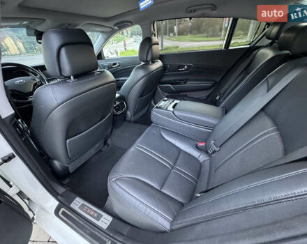Киа K900 2015 в Львове на Automoto.ua Белый Киа K900, объемом двигателя 5.04 л и пробегом 125 тыс. км за 19999 $, фото 15 на Automoto.ua