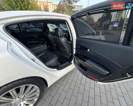 Киа K900 2015 в Львове на Automoto.ua Белый Киа K900, объемом двигателя 5.04 л и пробегом 125 тыс. км за 19999 $, фото 18 на Automoto.ua