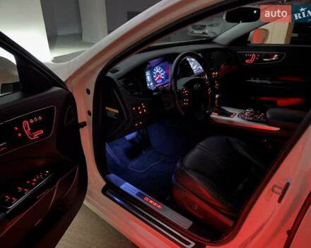 Белый Киа K900, объемом двигателя 5 л и пробегом 125 тыс. км за 23000 $, фото 69 на Automoto.ua