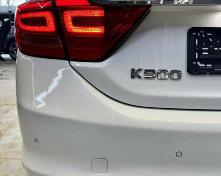 Белый Киа K900, объемом двигателя 5 л и пробегом 125 тыс. км за 23000 $, фото 30 на Automoto.ua