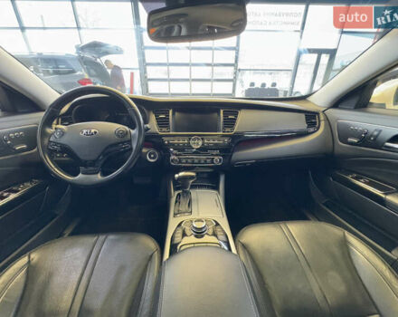 Белый Киа K900, объемом двигателя 5 л и пробегом 125 тыс. км за 23000 $, фото 58 на Automoto.ua