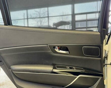 Белый Киа K900, объемом двигателя 5 л и пробегом 125 тыс. км за 23000 $, фото 49 на Automoto.ua