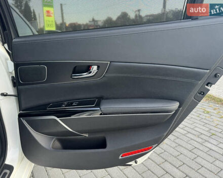 Киа K900 2015 в Львове на Automoto.ua Белый Киа K900, объемом двигателя 5.04 л и пробегом 125 тыс. км за 19999 $, фото 19 на Automoto.ua