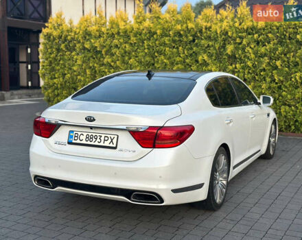 Білий Кіа K900, об'ємом двигуна 5.04 л та пробігом 128 тис. км за 19999 $, фото 8 на Automoto.ua