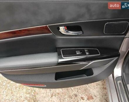 Сірий Кіа K900, об'ємом двигуна 5 л та пробігом 80 тис. км за 10000 $, фото 7 на Automoto.ua