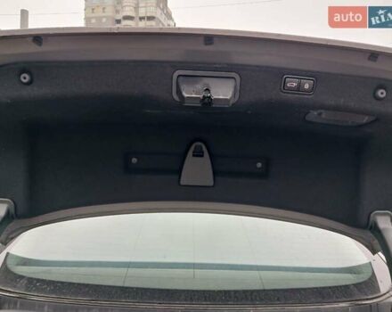 Сірий Кіа K900, об'ємом двигуна 5 л та пробігом 80 тис. км за 10000 $, фото 16 на Automoto.ua