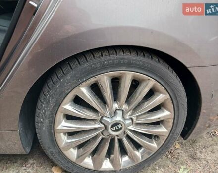 Сірий Кіа K900, об'ємом двигуна 5 л та пробігом 80 тис. км за 10000 $, фото 14 на Automoto.ua