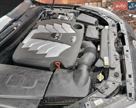 Сірий Кіа K900, об'ємом двигуна 5 л та пробігом 80 тис. км за 10000 $, фото 3 на Automoto.ua