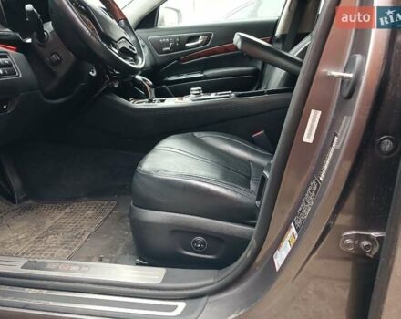 Сірий Кіа K900, об'ємом двигуна 5 л та пробігом 80 тис. км за 10000 $, фото 11 на Automoto.ua