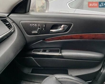 Сірий Кіа K900, об'ємом двигуна 5 л та пробігом 80 тис. км за 10000 $, фото 5 на Automoto.ua
