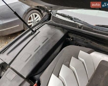 Сірий Кіа K900, об'ємом двигуна 5 л та пробігом 80 тис. км за 10000 $, фото 17 на Automoto.ua