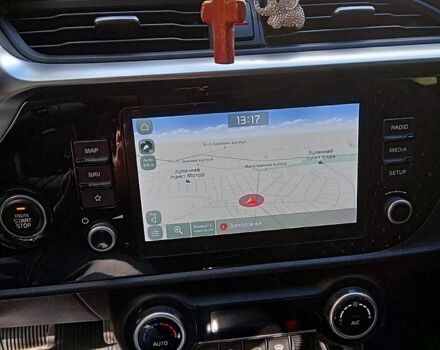 Білий Кіа Rio X, об'ємом двигуна 1.6 л та пробігом 42 тис. км за 18500 $, фото 3 на Automoto.ua