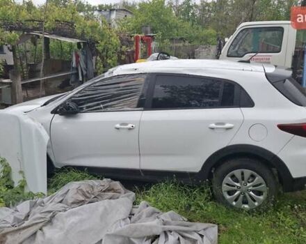 Белый Киа Rio X, объемом двигателя 1.59 л и пробегом 20 тыс. км за 8000 $, фото 1 на Automoto.ua