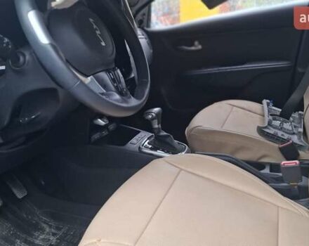 Белый Киа Rio X, объемом двигателя 1.59 л и пробегом 20 тыс. км за 8000 $, фото 3 на Automoto.ua