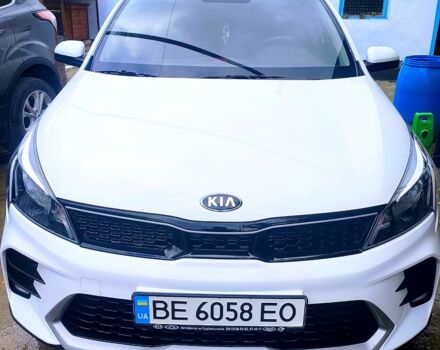 Білий Кіа Rio X, об'ємом двигуна 1.6 л та пробігом 26 тис. км за 17500 $, фото 3 на Automoto.ua