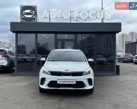 Киа Rio X 2021 в Киеве на Automoto.ua Белый Киа Rio X, объемом двигателя 1.59 л и пробегом 75 тыс. км за 16990 $, фото 2 на Automoto.ua