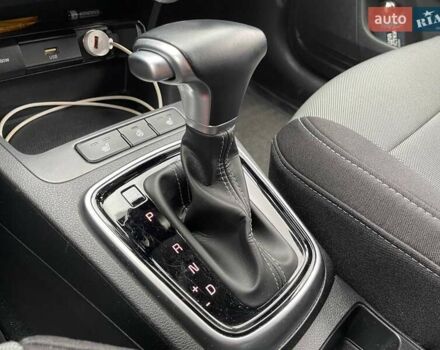 Киа Rio X 2021 в Киеве на Automoto.ua Белый Киа Rio X, объемом двигателя 1.59 л и пробегом 75 тыс. км за 16990 $, фото 24 на Automoto.ua