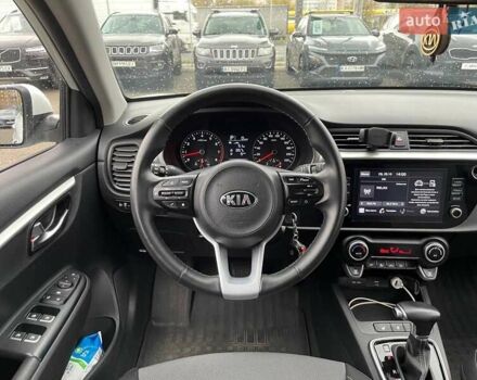 Киа Rio X 2021 в Киеве на Automoto.ua Белый Киа Rio X, объемом двигателя 1.59 л и пробегом 75 тыс. км за 16990 $, фото 13 на Automoto.ua