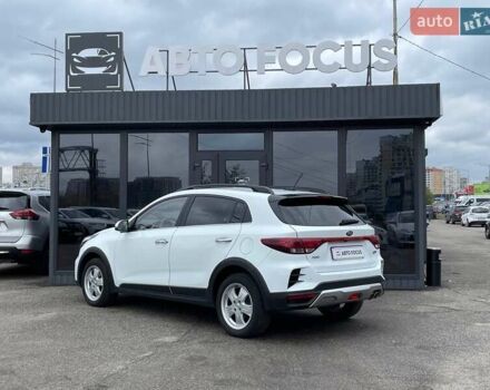 Киа Rio X 2021 в Киеве на Automoto.ua Белый Киа Rio X, объемом двигателя 1.59 л и пробегом 75 тыс. км за 16990 $, фото 6 на Automoto.ua