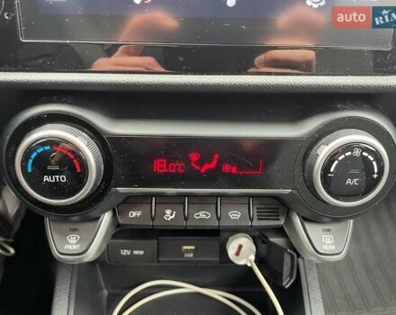 Киа Rio X 2021 в Киеве на Automoto.ua Белый Киа Rio X, объемом двигателя 1.59 л и пробегом 75 тыс. км за 16990 $, фото 22 на Automoto.ua