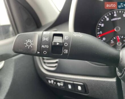 Киа Rio X 2021 в Киеве на Automoto.ua Белый Киа Rio X, объемом двигателя 1.59 л и пробегом 75 тыс. км за 16990 $, фото 17 на Automoto.ua