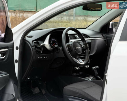 Белый Киа Rio X, объемом двигателя 1.6 л и пробегом 30 тыс. км за 15600 $, фото 23 на Automoto.ua