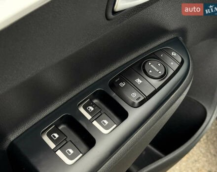 Белый Киа Rio X, объемом двигателя 1.6 л и пробегом 30 тыс. км за 15600 $, фото 22 на Automoto.ua