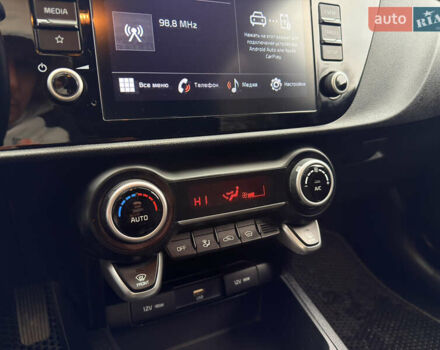 Белый Киа Rio X, объемом двигателя 1.6 л и пробегом 30 тыс. км за 15600 $, фото 25 на Automoto.ua